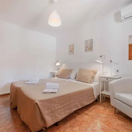 Mit 6 Schlafzimmern In Gehweite Zu Port By Interhome * פוינסה
