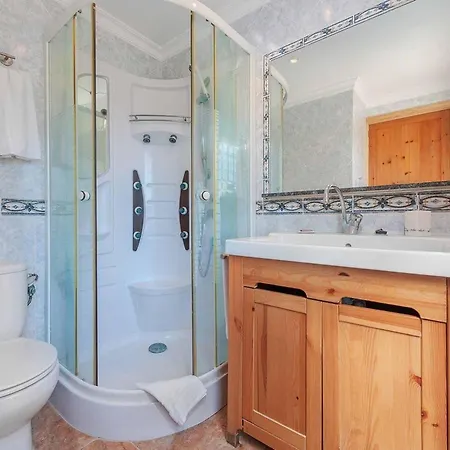 Mit 6 Schlafzimmern In Gehweite Zu Port By Interhome * פוינסה